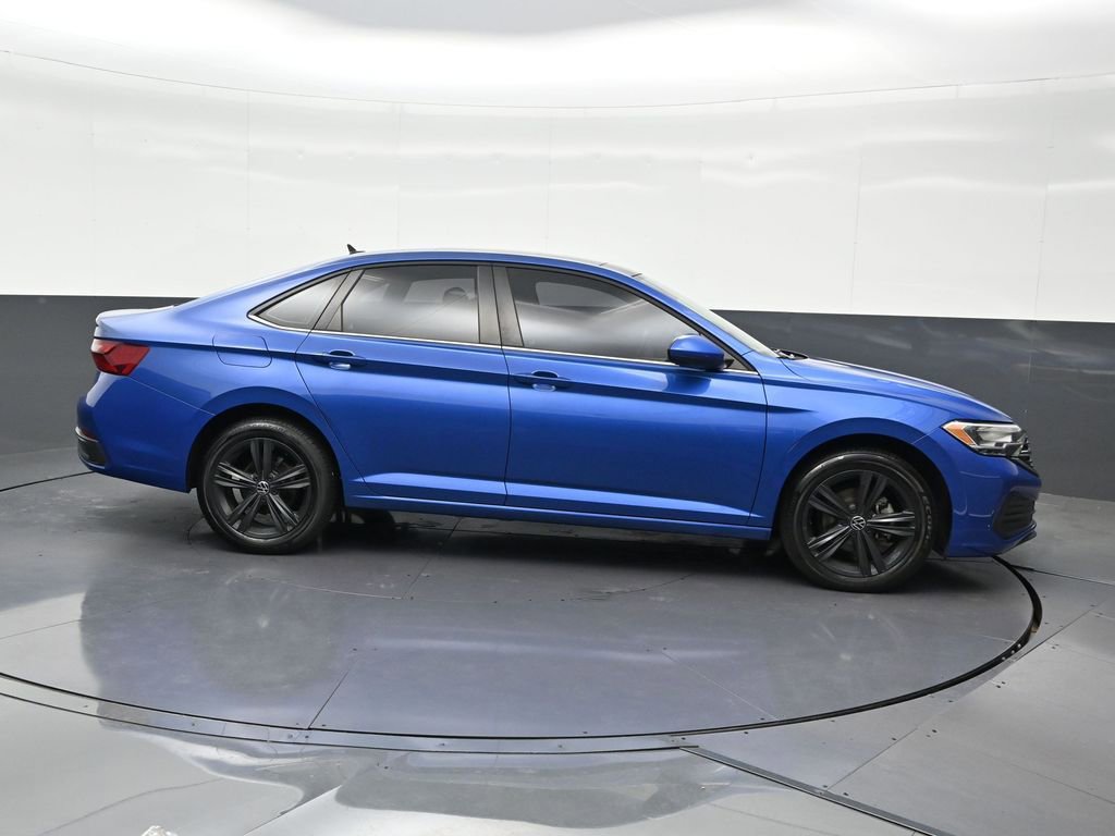 Used 2022 Volkswagen Jetta SE FWD image 6