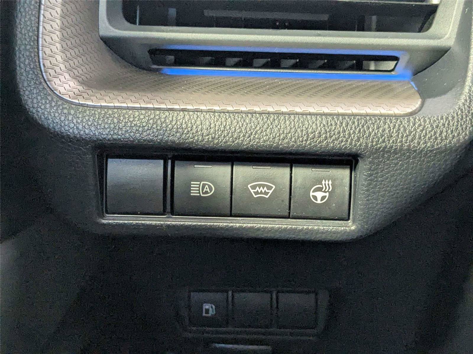 Used 2023 Toyota Prius XLE FWD image 17
