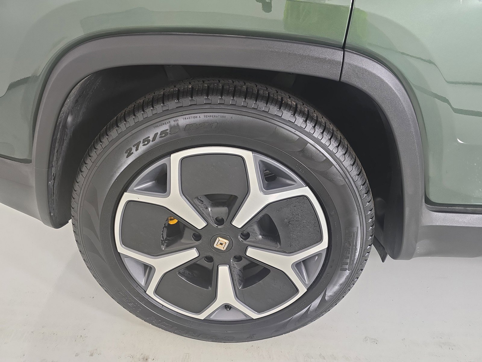Used 2024 Rivian R1S Adventure image 12