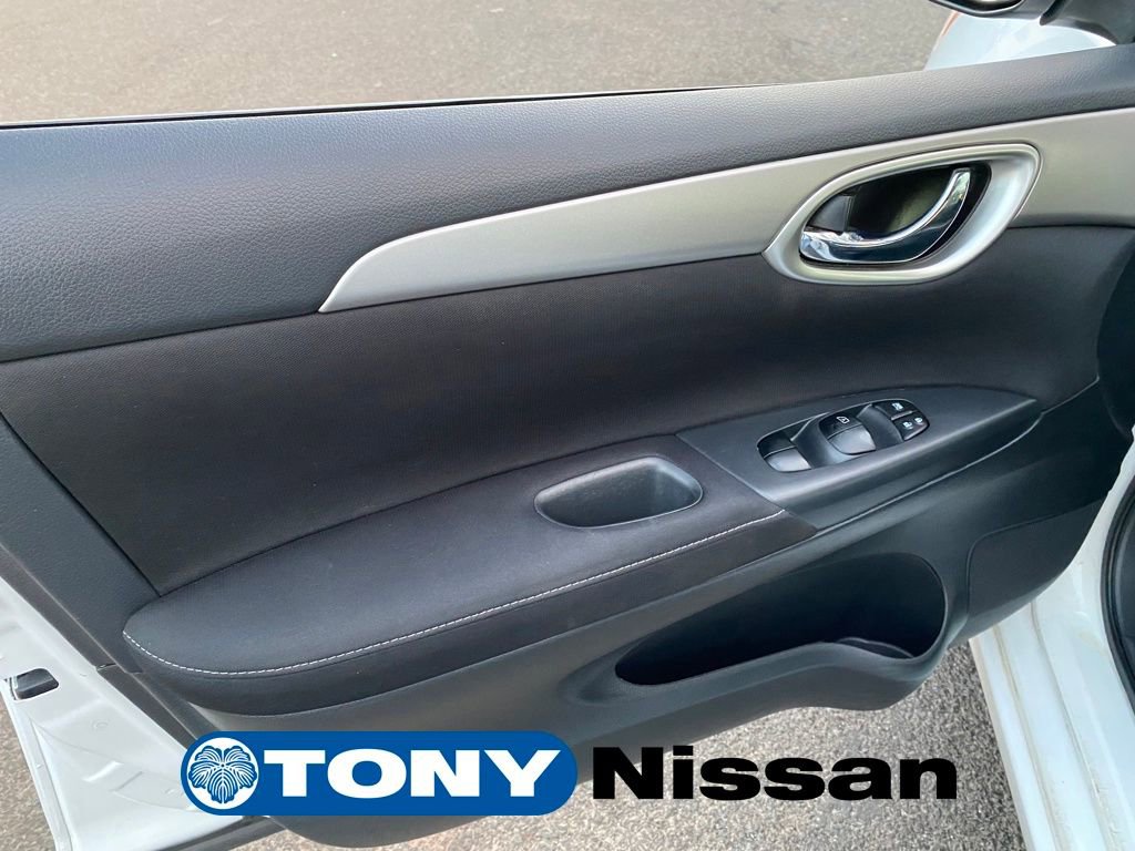 Used 2015 Nissan Sentra SV image 32