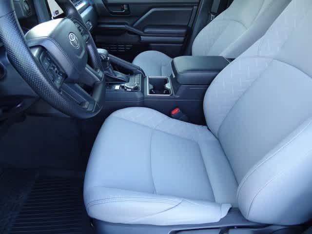 Used 2025 Toyota Tacoma SR5 AWD/4WD image 6