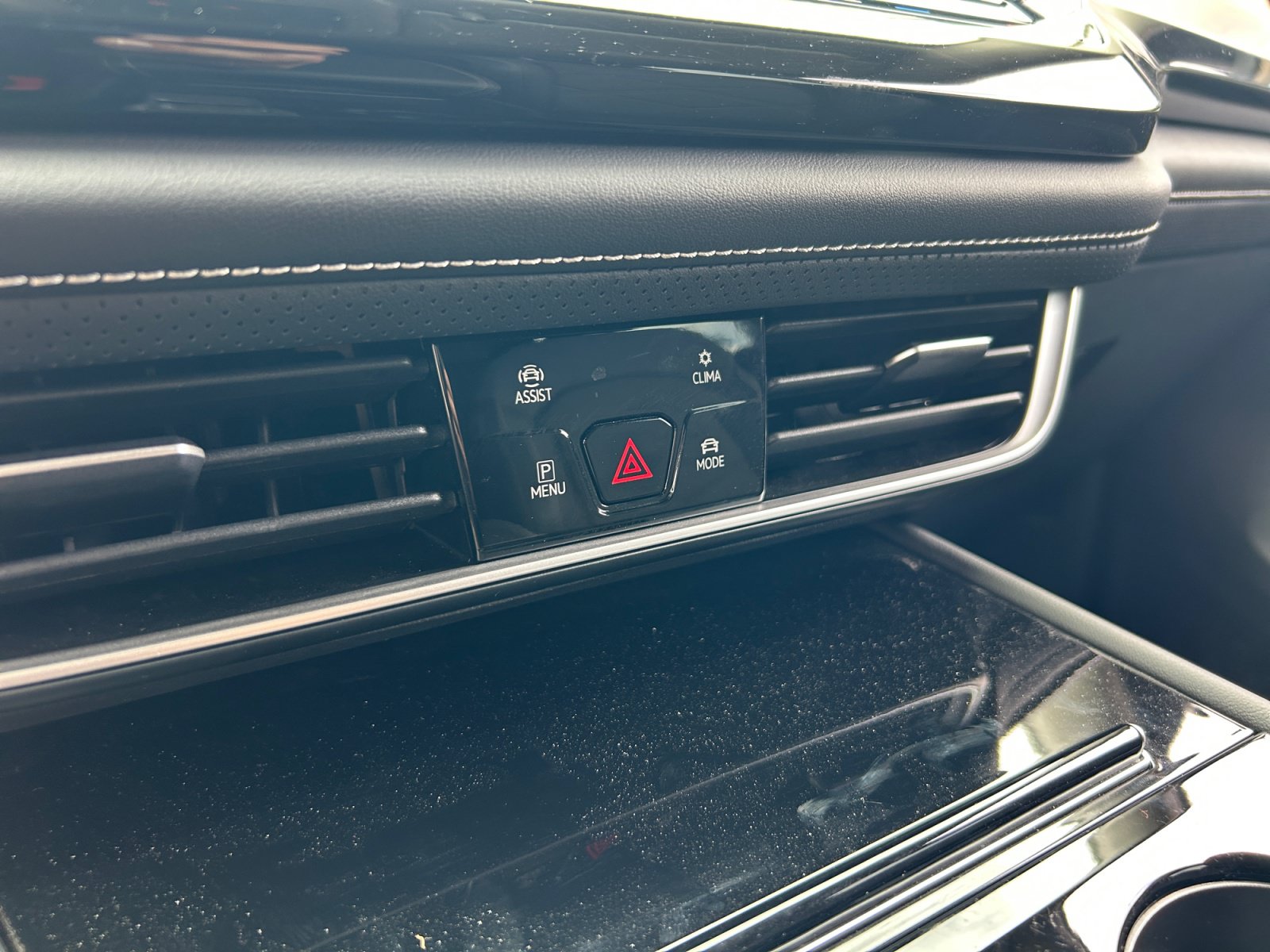 Certified 2026 Volkswagen Atlas SE FWD image 13