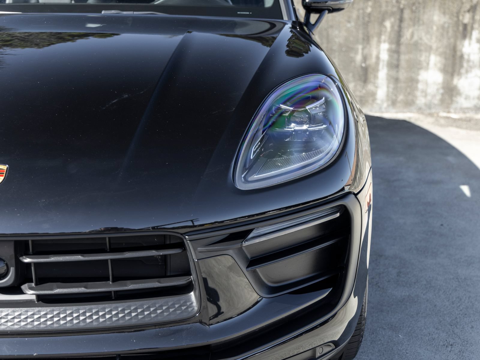 Certified 2023 Porsche Macan AWD/4WD image 16