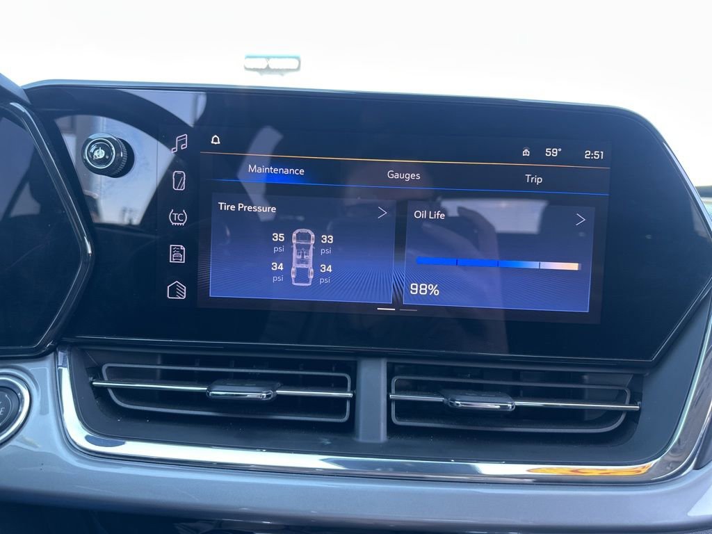 Used 2025 Chevrolet Trax LT FWD image 36