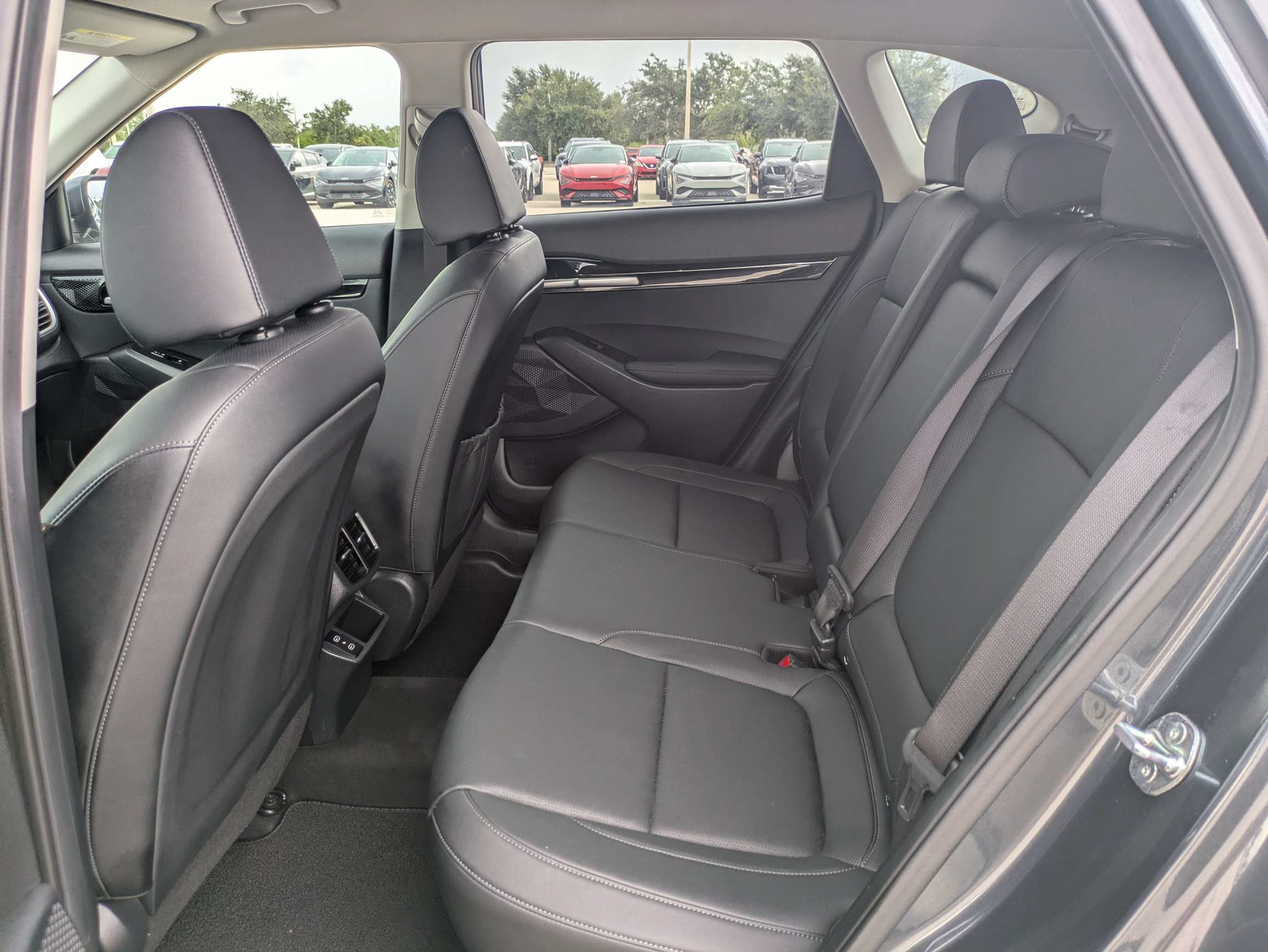 Certified 2024 Kia Seltos EX FWD image 17