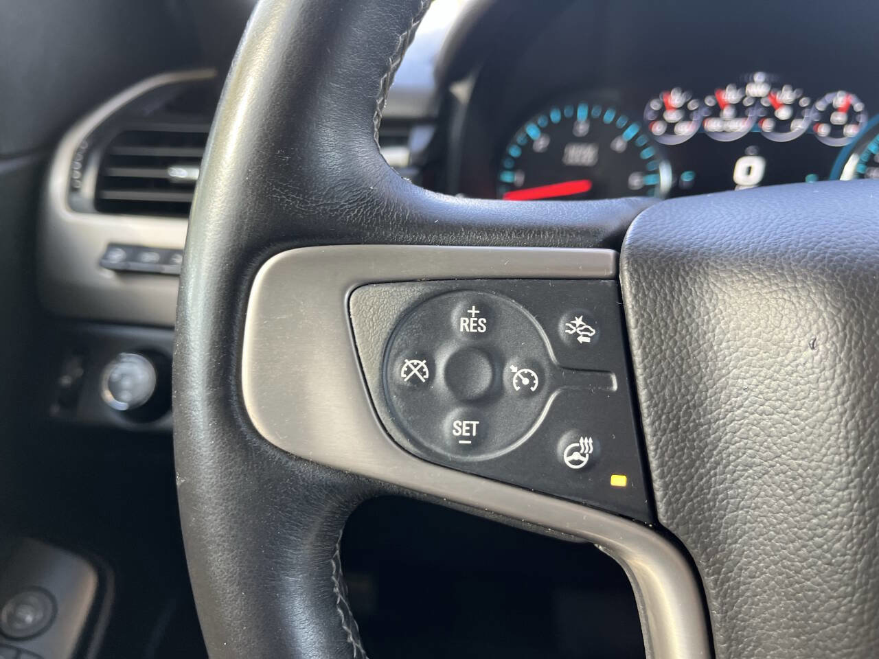 Used 2018 GMC Yukon XL Denali w/ Open Road Package image 15