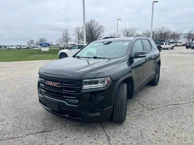 Used 2023 GMC Acadia SLE w/ Driver Convenience Package image 3