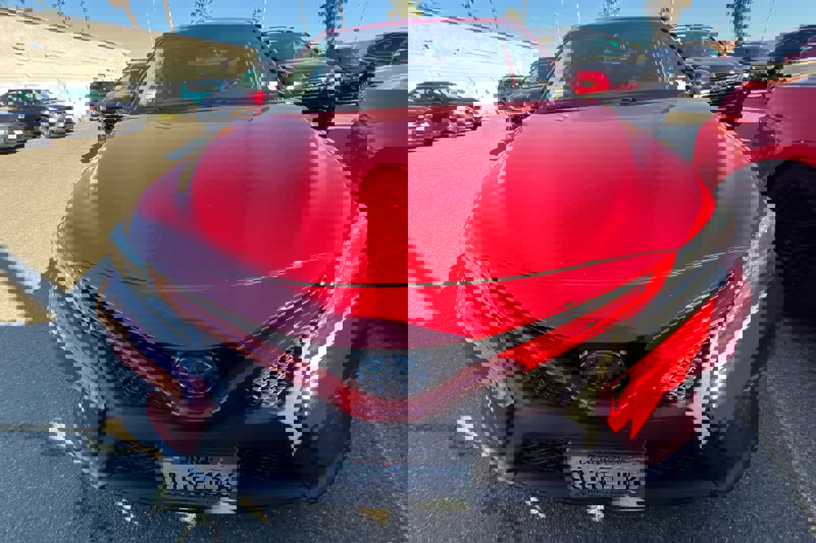 Used 2019 Toyota Camry SE w/ Sunroof Package image 2