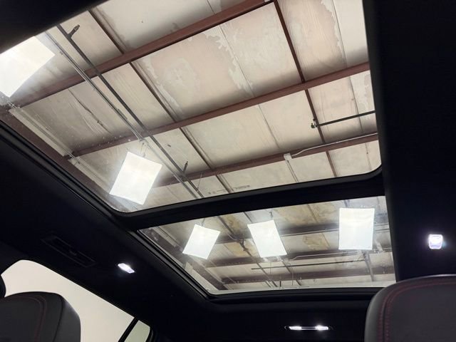 Used 2024 Chevrolet Traverse RS image 27