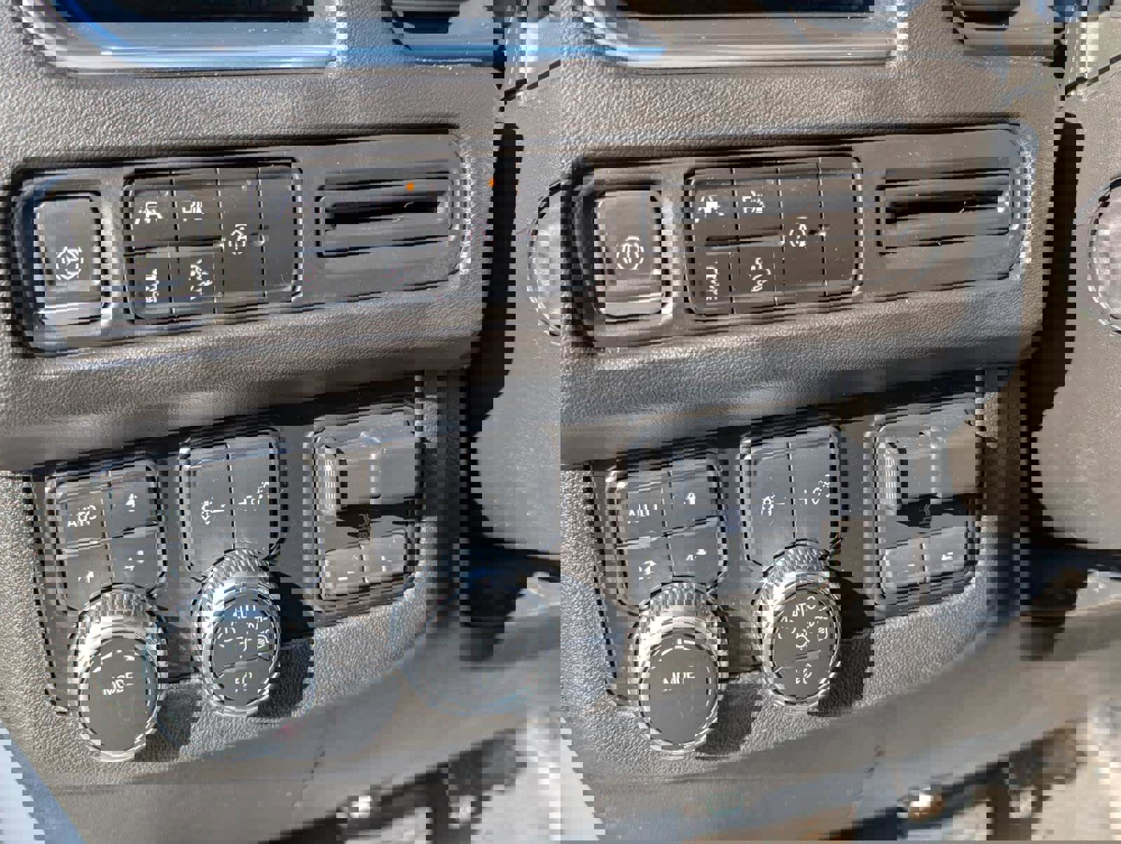 Used 2023 GMC Yukon AT4 w/ Max Trailering Package image 21