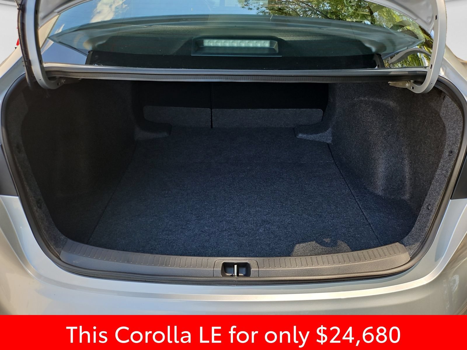 Used 2026 Toyota Corolla LE FWD image 19