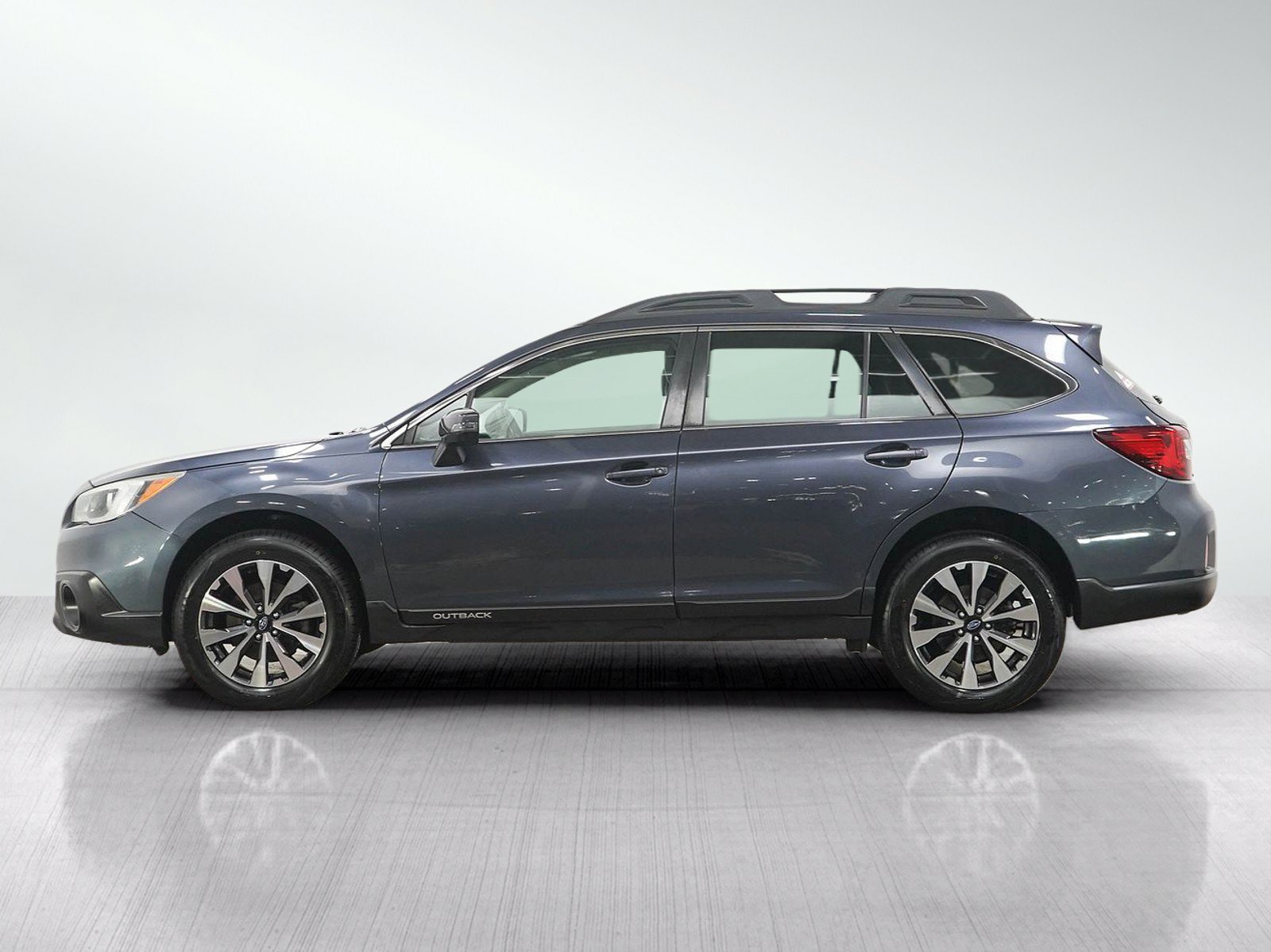 Used 2017 Subaru Outback 2.5i Limited AWD/4WD image 2