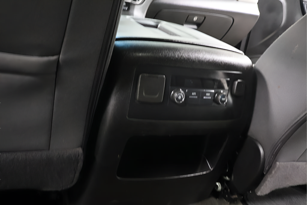 Used 2018 Chevrolet Tahoe LS AWD/4WD image 23