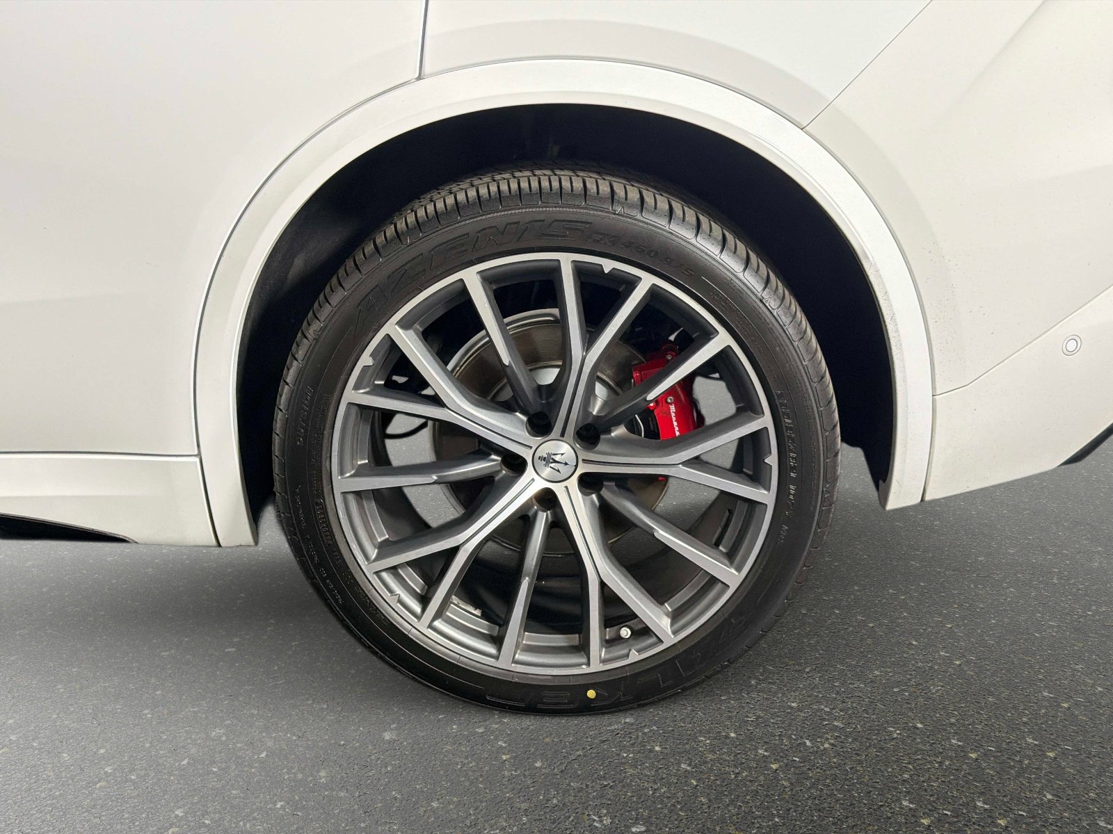 Used 2023 Maserati Grecale Modena AWD/4WD image 13