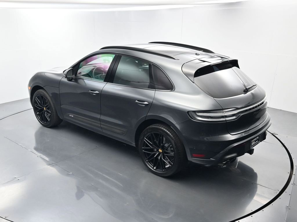 Certified 2025 Porsche Macan GTS image 40