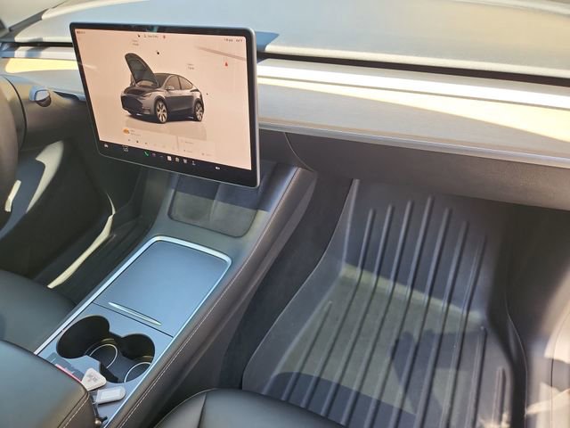 Used 2023 Tesla Model Y Performance image 28