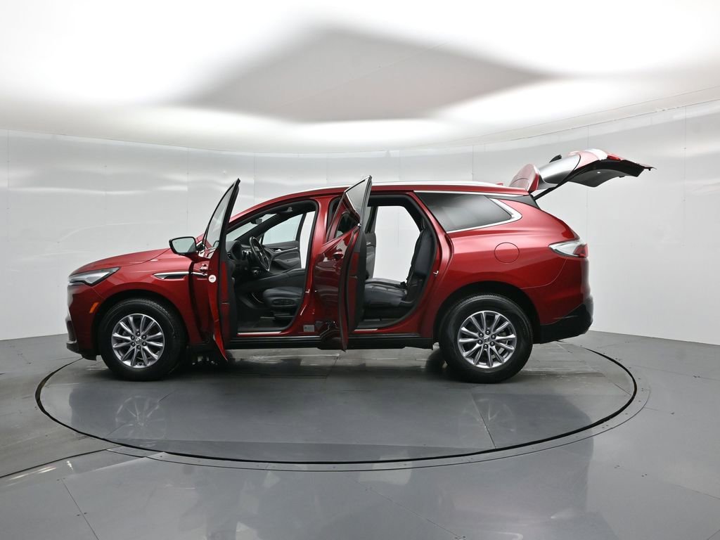 Used 2024 Buick Enclave Premium image 34