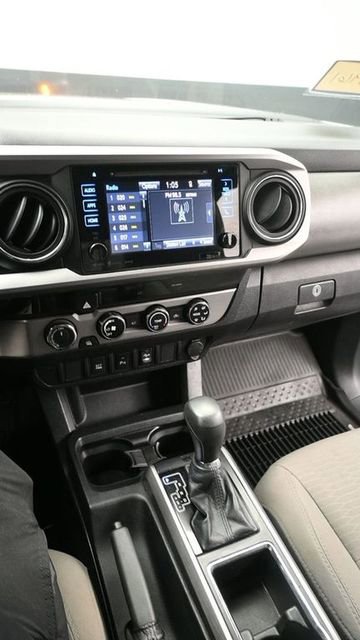Used 2018 Toyota Tacoma SR5 image 20