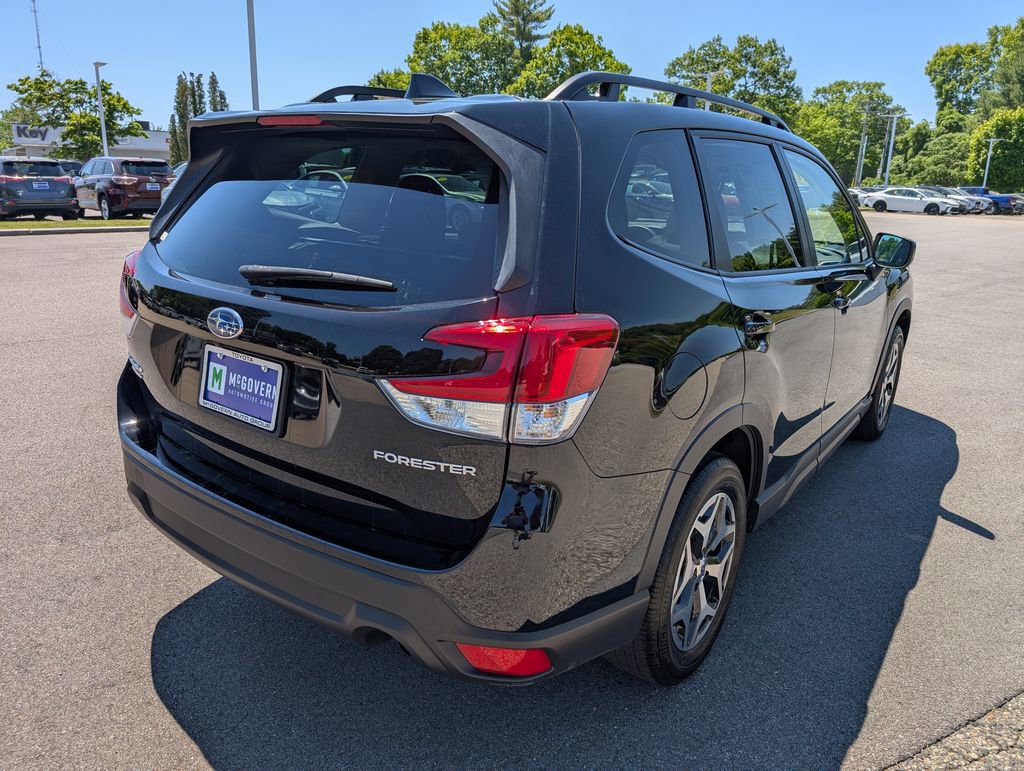 Used 2024 Subaru Forester Premium AWD/4WD image 6