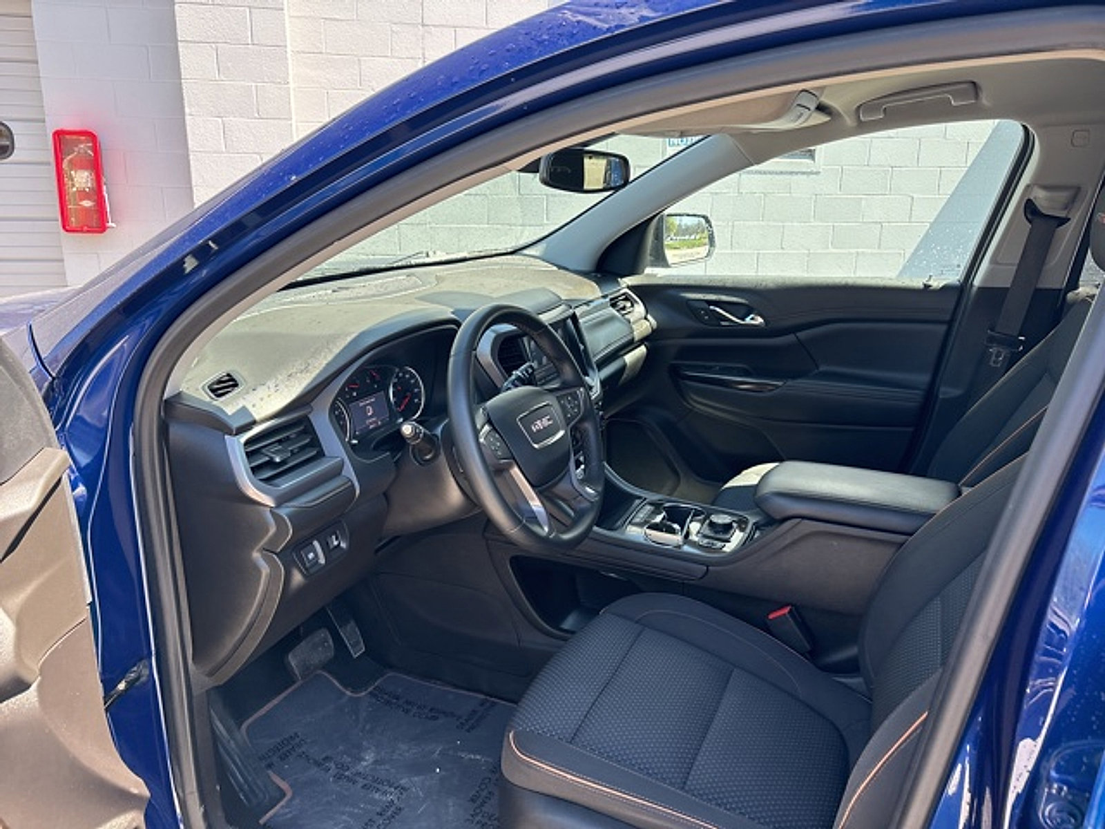 Used 2023 GMC Acadia AT4 image 12