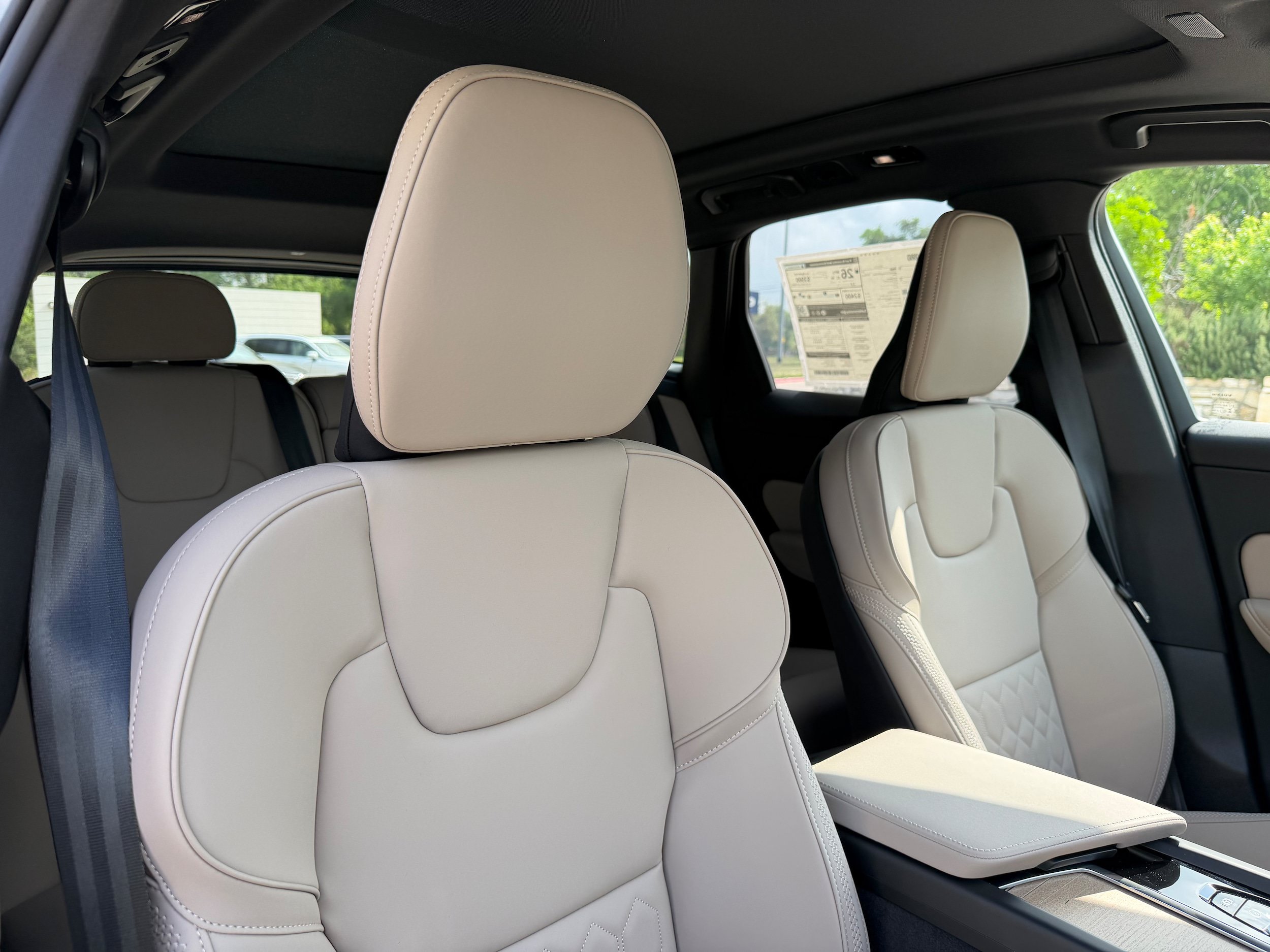 New 2026 Volvo XC60 B5 Plus w/ Protection Package Premier AWD/4WD image 9