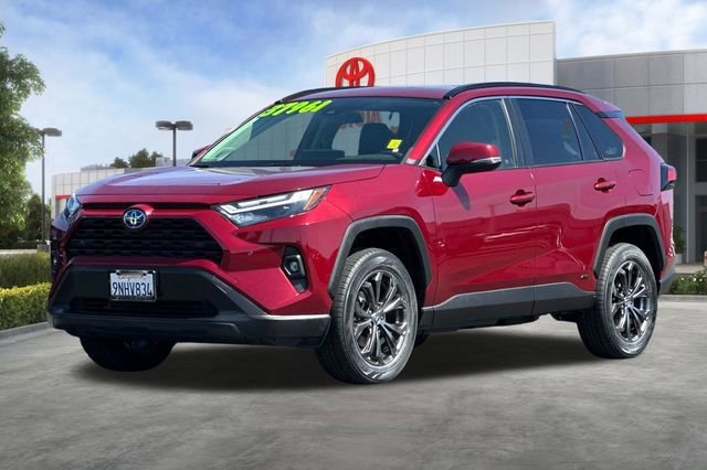 Used 2023 Toyota RAV4 XLE Premium AWD/4WD image 9