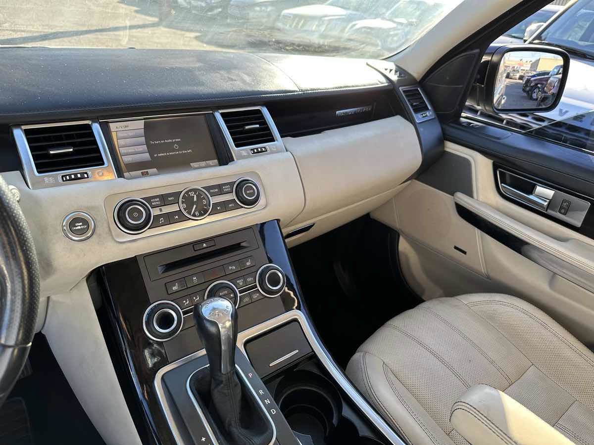 Used 2011 Land Rover Range Rover Sport Supercharged image 24