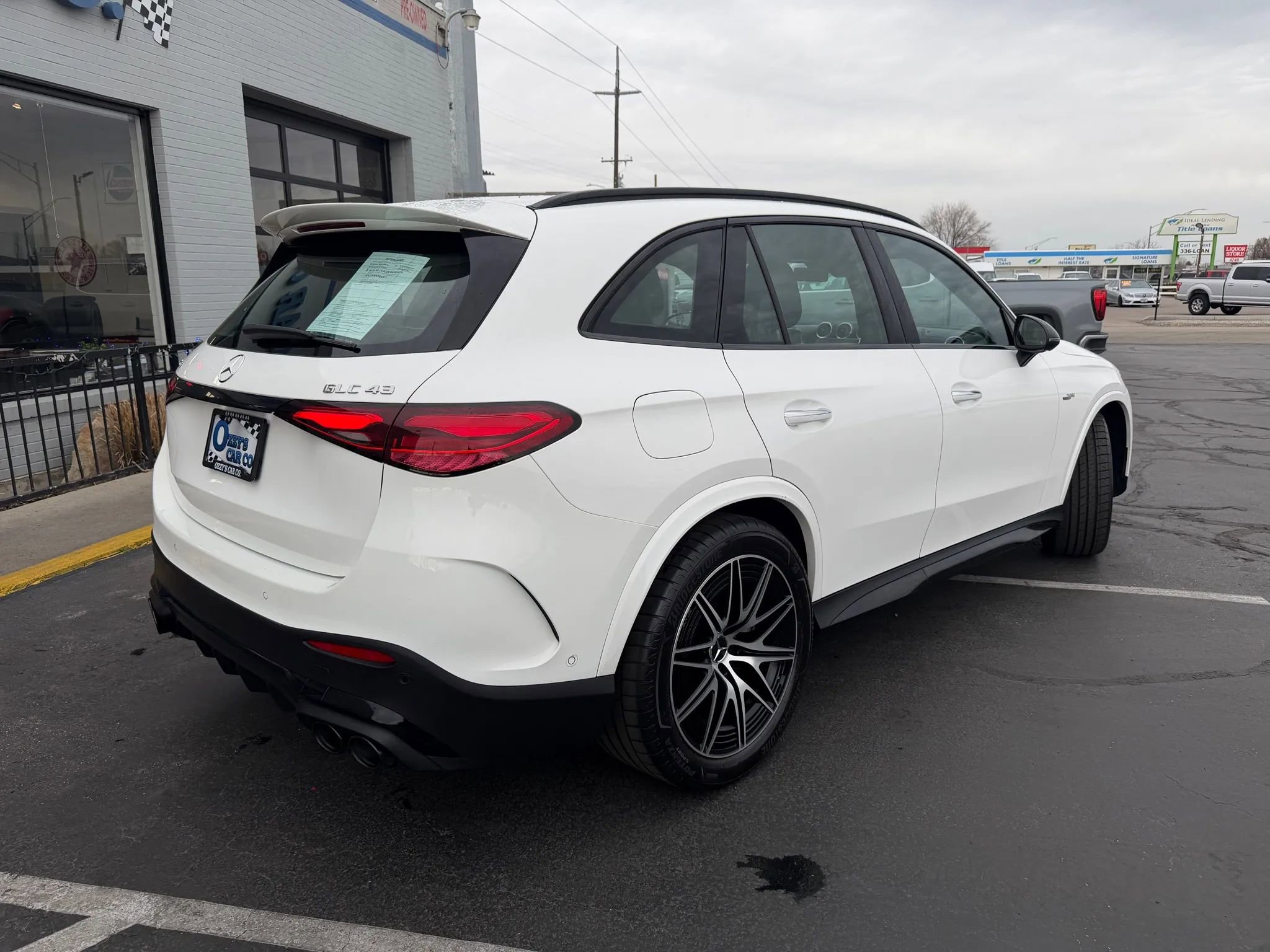Used 2025 Mercedes-Benz GLC 43 AMG 4MATIC image 3