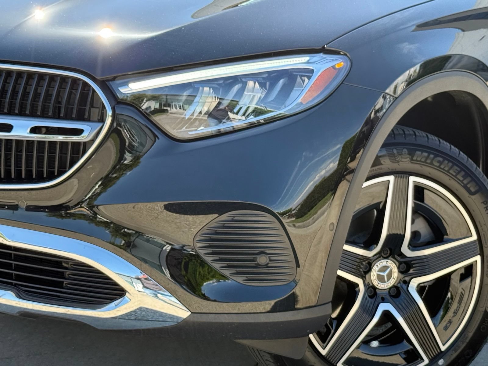 Used 2026 Mercedes-Benz GLC 300 image 3