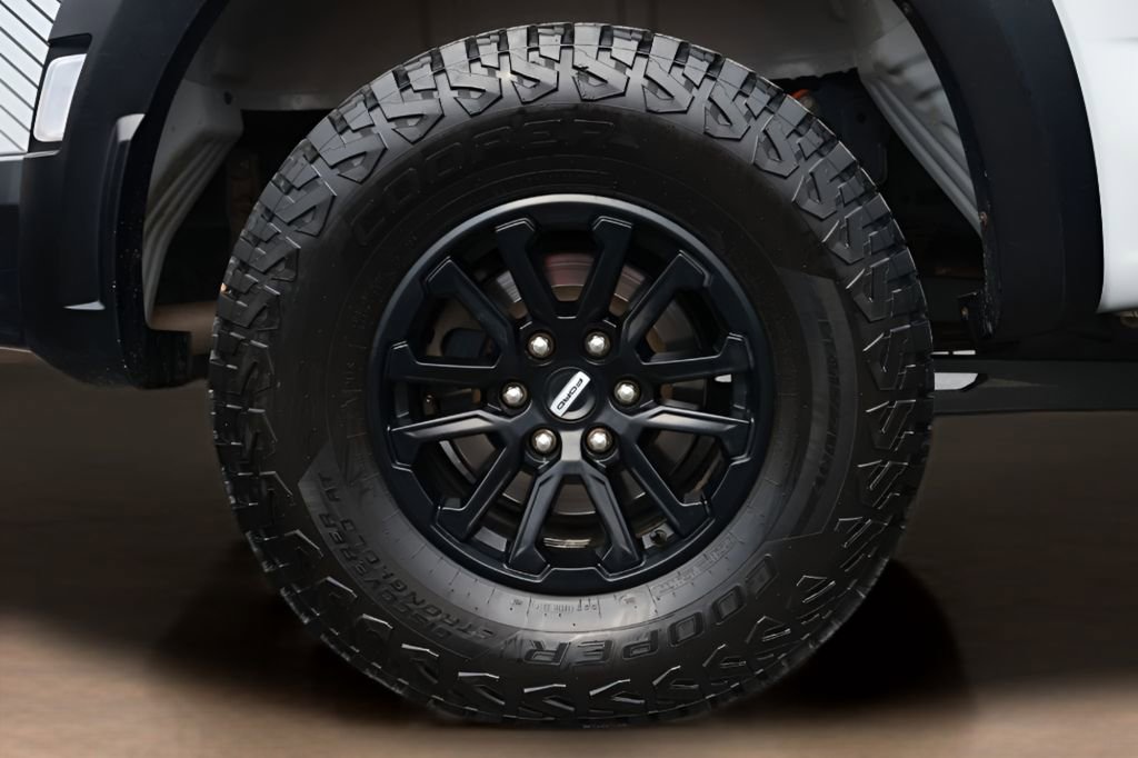 Used 2024 Ford F150 Raptor AWD/4WD image 37