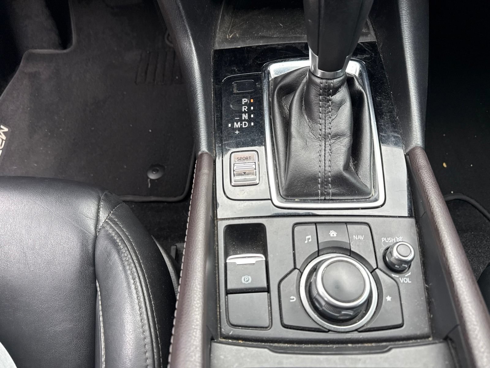 Used 2018 MAZDA MAZDA3 Touring FWD image 14