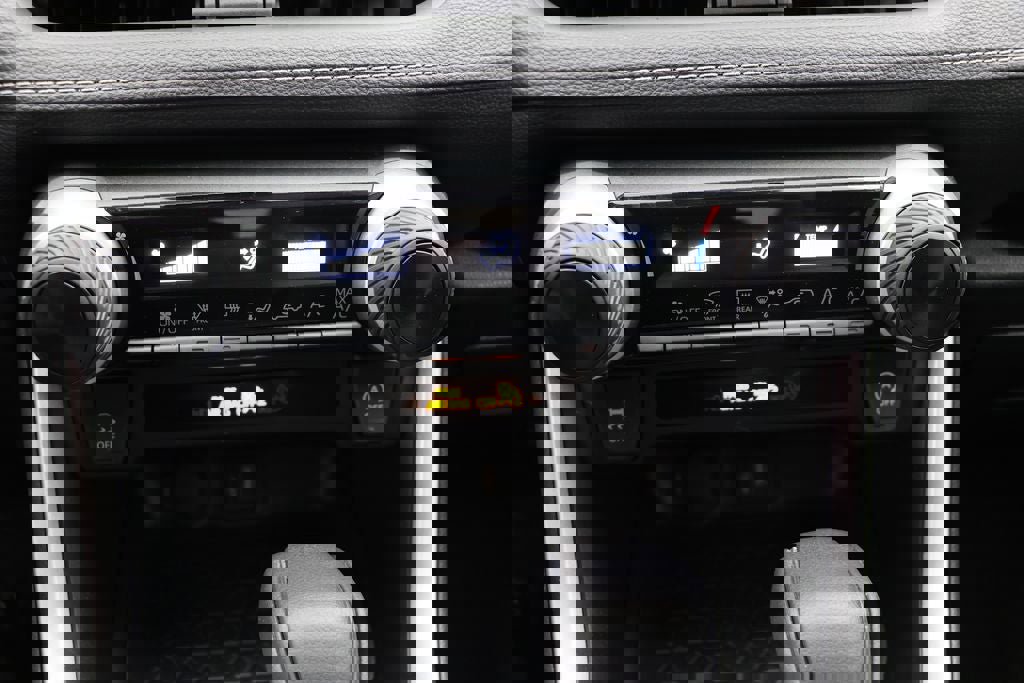 Used 2024 Toyota RAV4 LE image 19