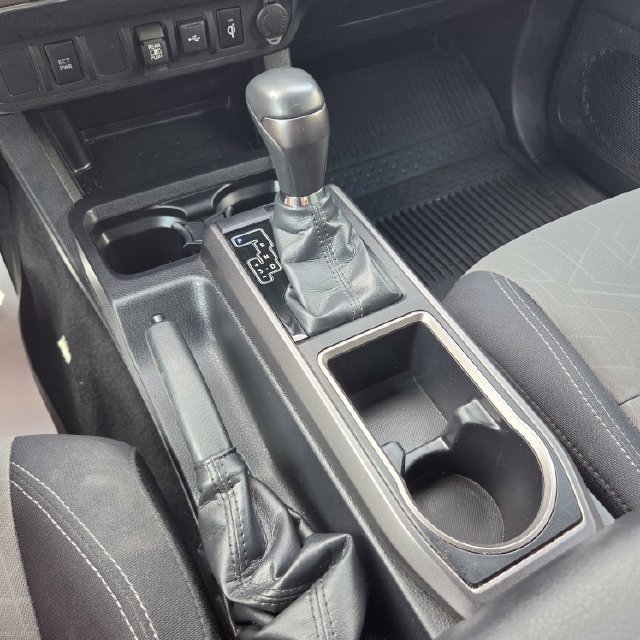 Used 2023 Toyota Tacoma TRD Sport AWD/4WD image 23