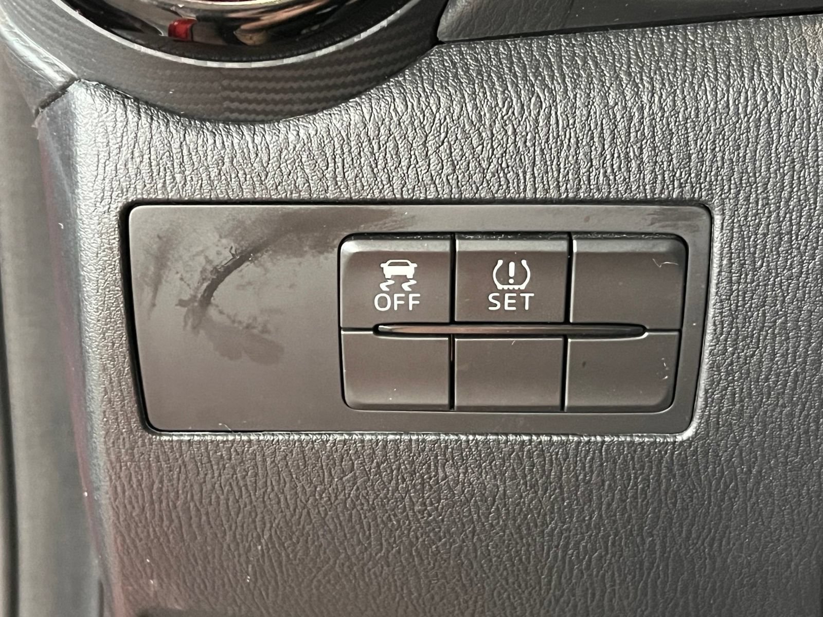 Used 2020 Toyota Yaris LE FWD image 32