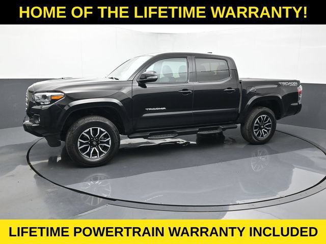 Used 2021 Toyota Tacoma TRD Sport w/ TRD Premium Sport Package AWD/4WD image 3