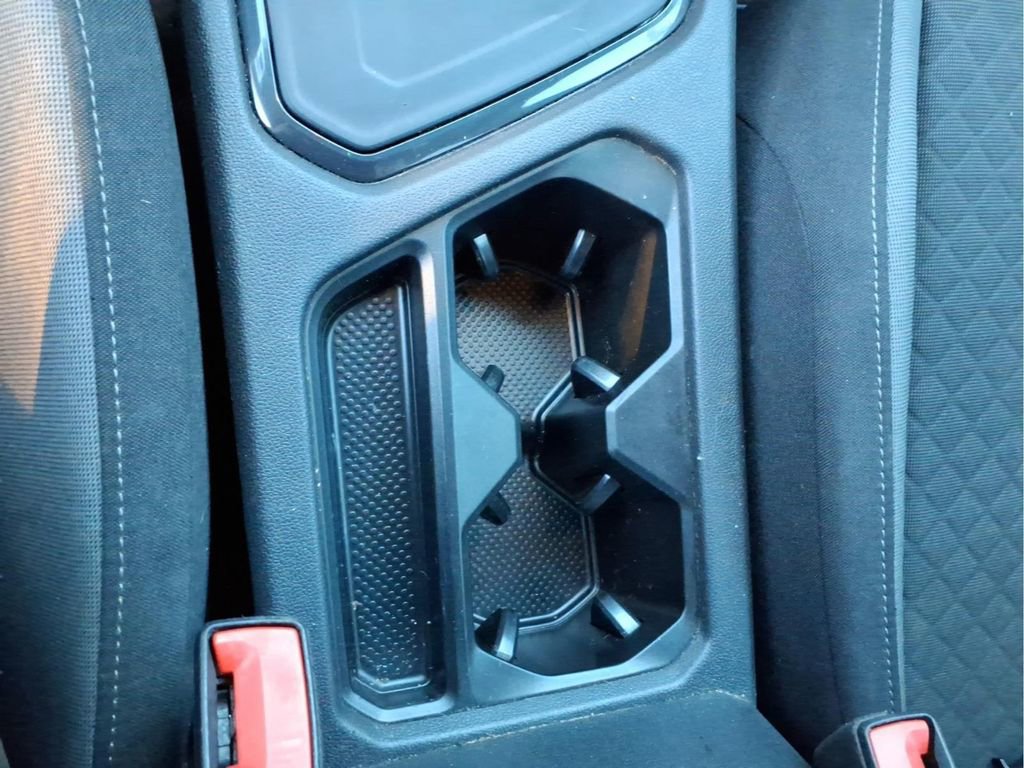 Used 2020 Volkswagen Tiguan S image 26