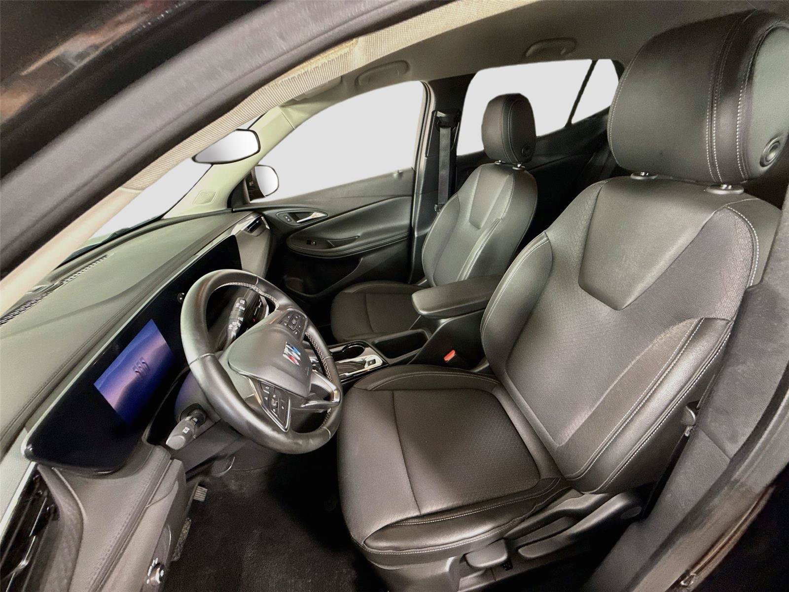 Used 2025 Buick Encore GX Preferred AWD/4WD image 13