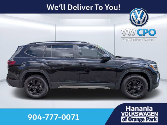 Certified 2025 Volkswagen Atlas Peak Edition SE AWD/4WD image 2