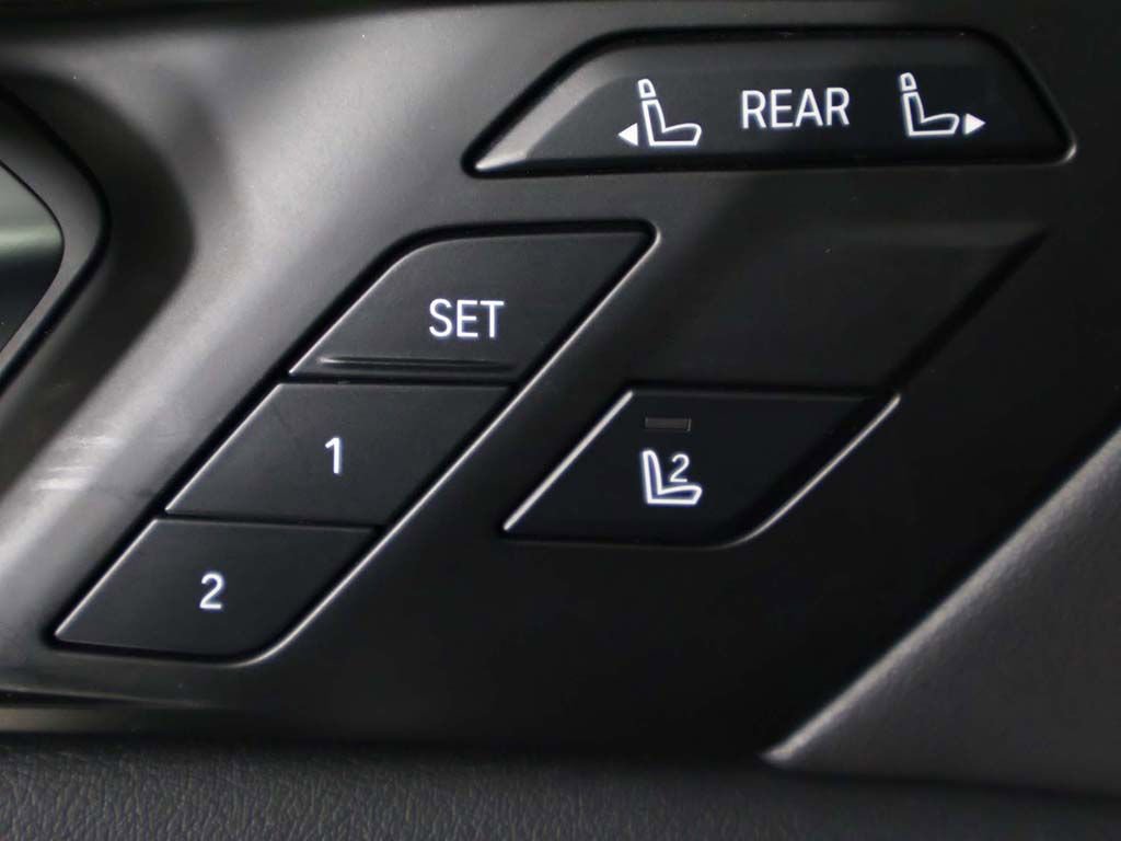 Used 2023 BMW X7 xDrive40i w/ M Sport Package image 42
