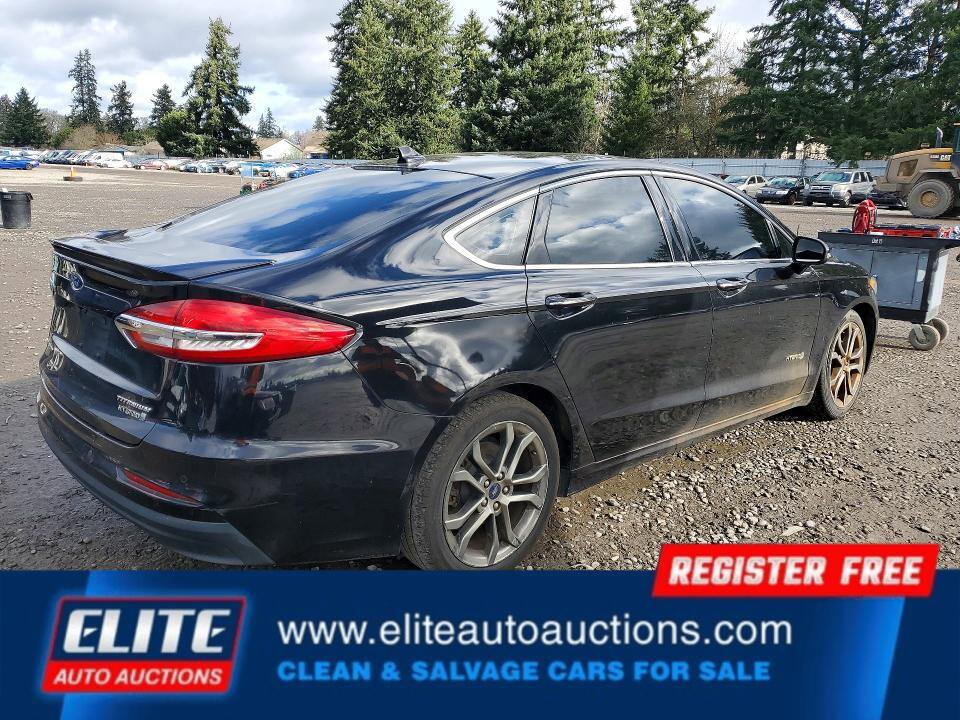 Used 2019 Ford Fusion Titanium image 5