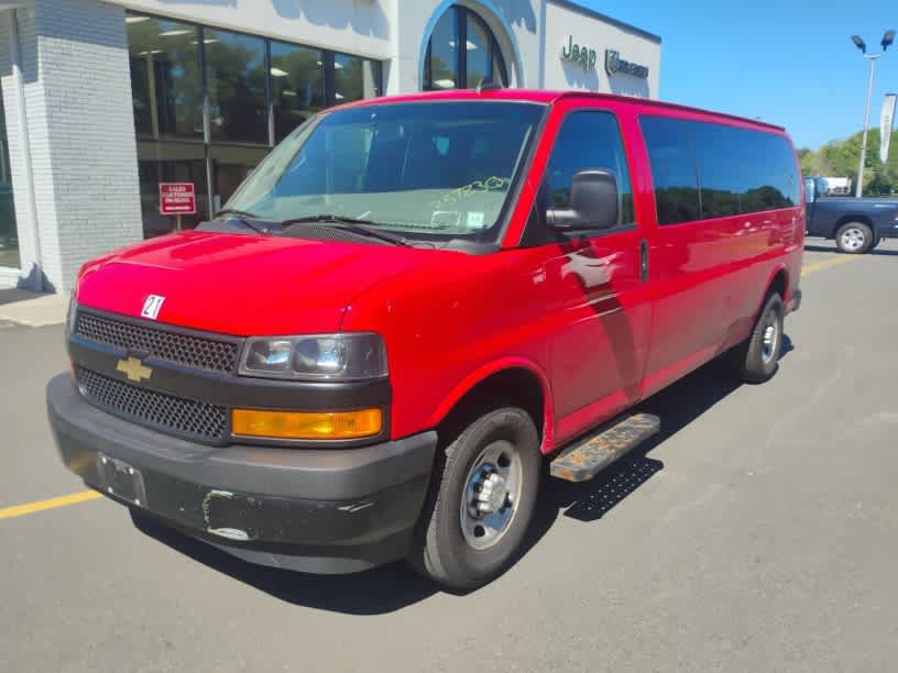 Used 2022 Chevrolet Express 3500 LS RWD image 3