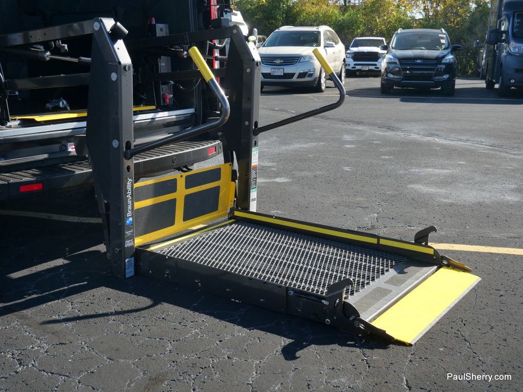 Used 2020 Ford Transit 350 XL image 9