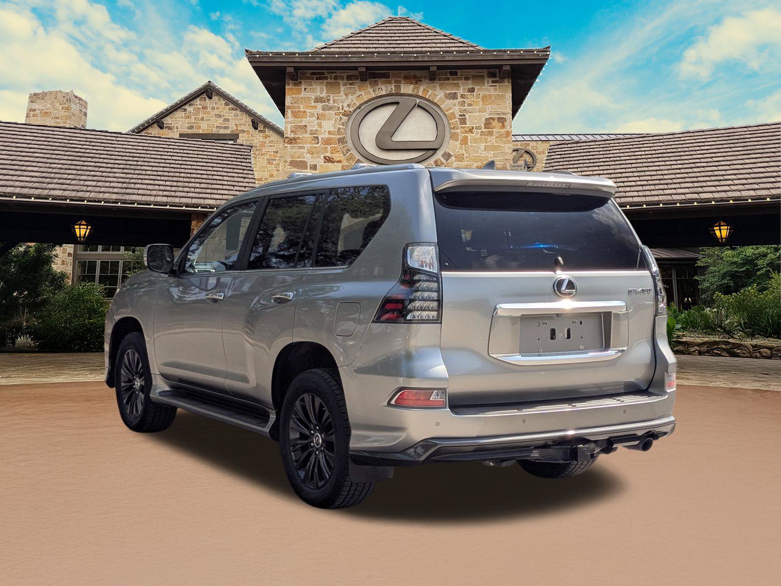 Used 2023 Lexus GX 460 Premium w/ Accessory Package AWD/4WD image 3