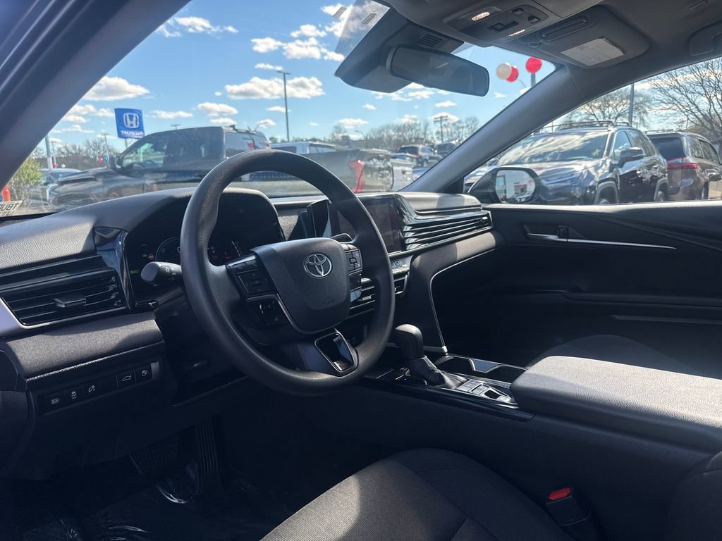Used 2025 Toyota Camry LE AWD/4WD image 13