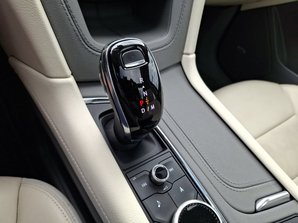Used 2024 Cadillac XT6 Premium Luxury w/ LPO, Floor Liner Package AWD/4WD image 19