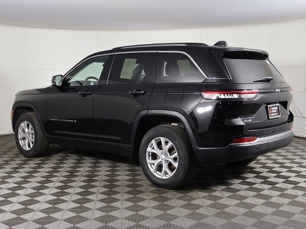 Used 2023 Jeep Grand Cherokee Limited image 11