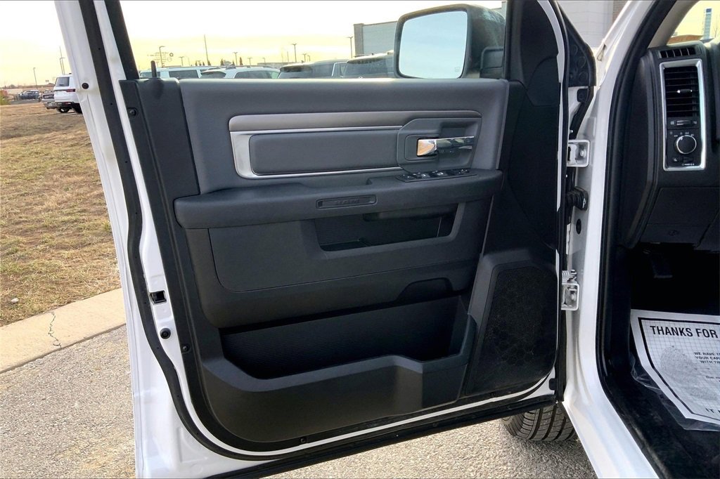 Used 2024 RAM 1500 Classic SLT image 20