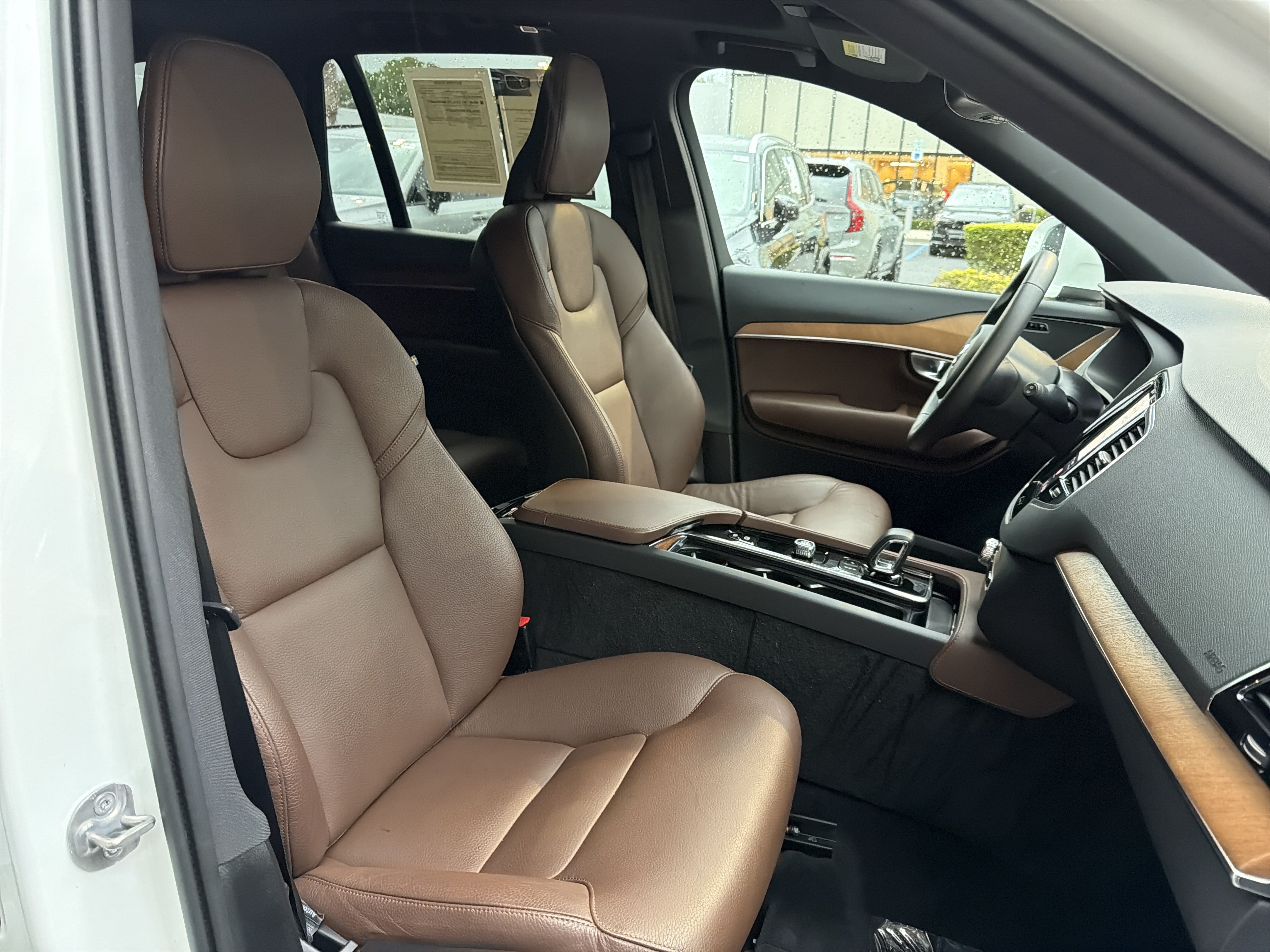 Certified 2024 Volvo XC90 T8 Plus w/ Protection Package Premier AWD/4WD image 35
