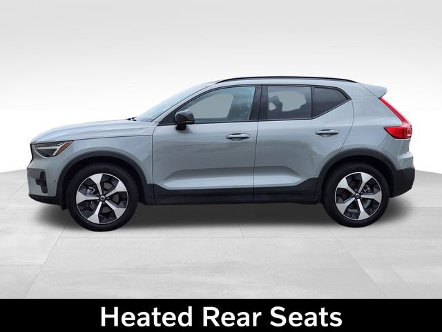 Certified 2025 Volvo XC40 B5 Plus AWD/4WD image 6