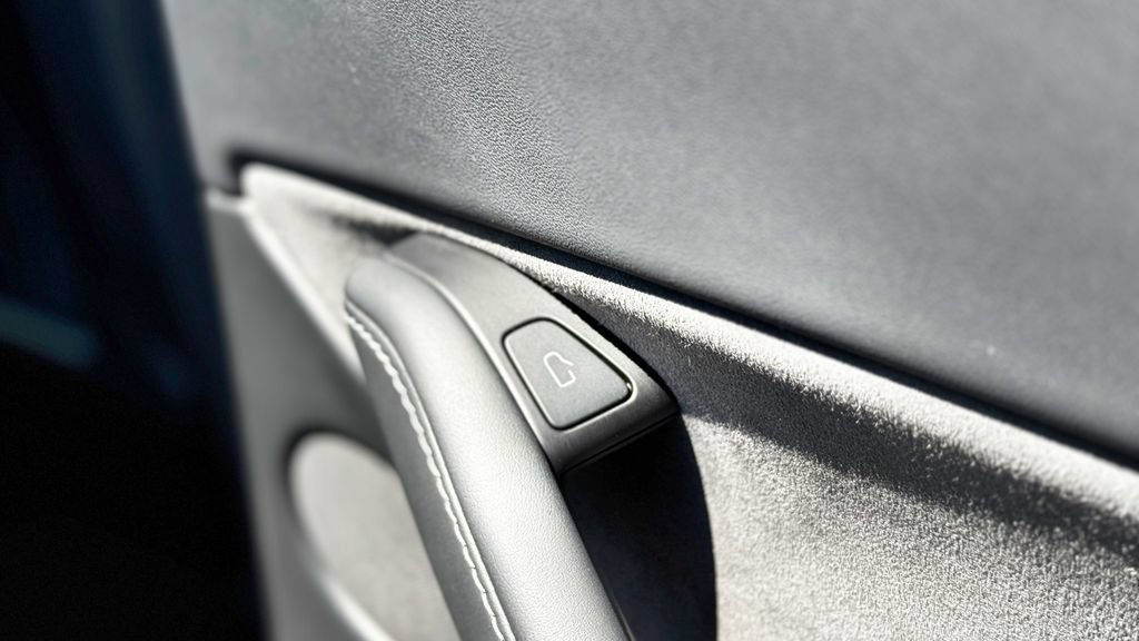Used 2024 Tesla Model Y Long Range RWD image 76
